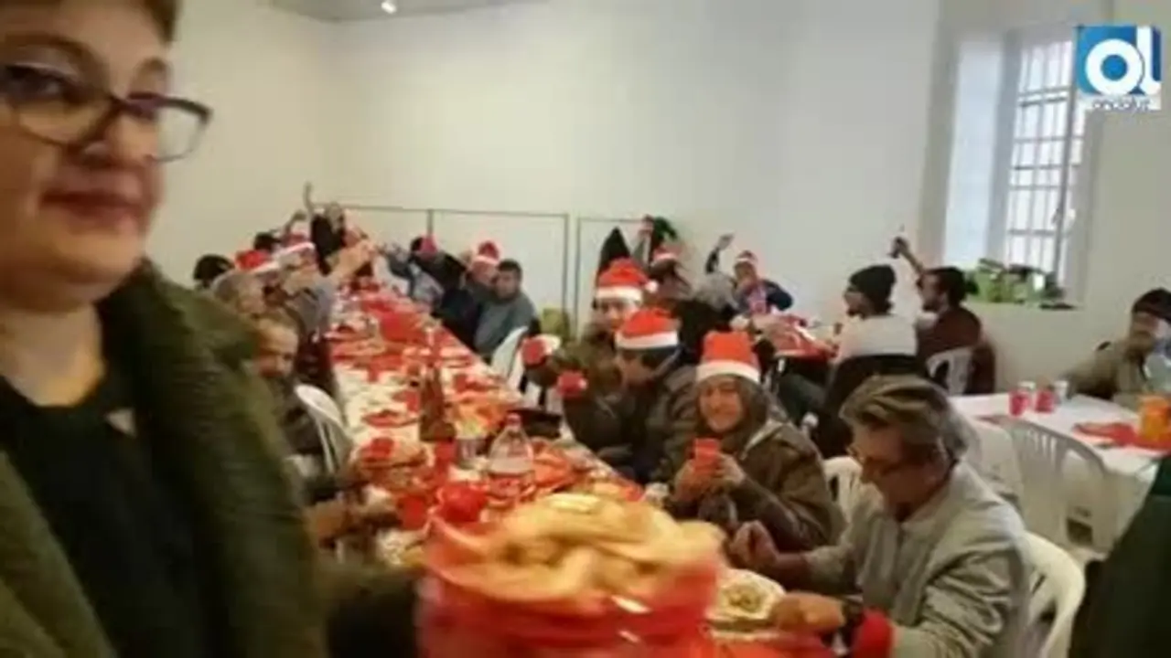 Un almuerzo de Navidad lleno de amor para las personas sin hogar