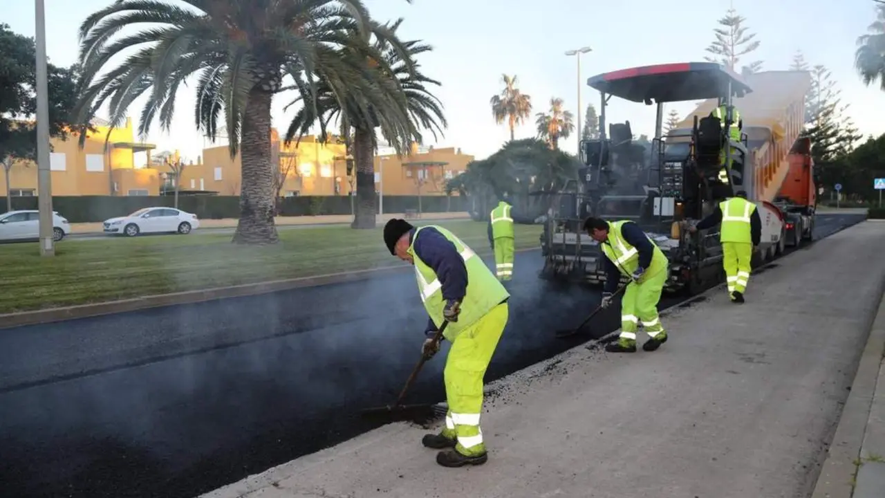 Comienzan los trabajos del Plan de Asfaltado. - Viva Rota