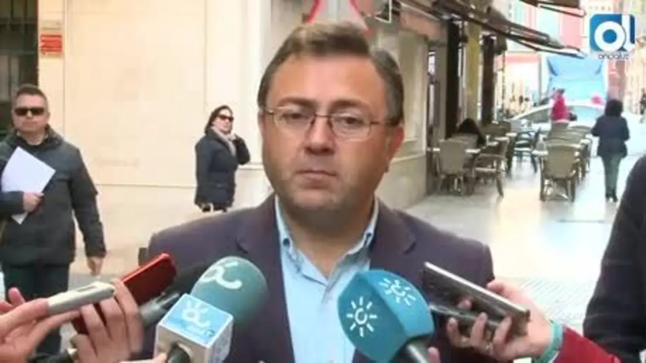 PSOE pide a Bendodo enterrar el hacha de guerra con el Metro