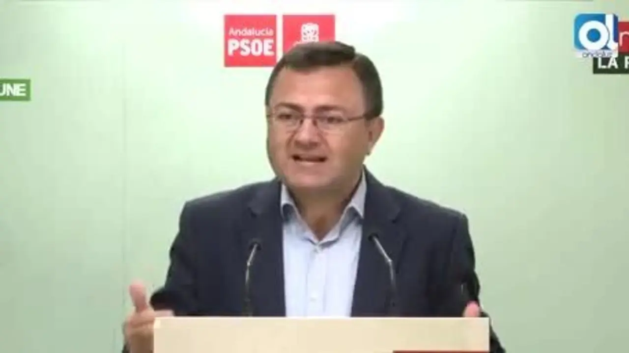 El PSOE acusa a De la Torre de perder los apoyos de su propio partido