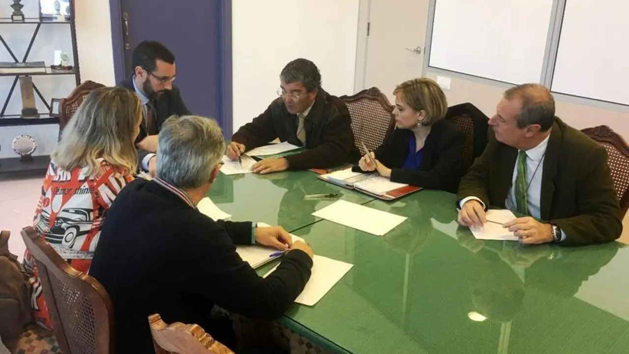 Reuni&oacute;n sobre el hospital - AI