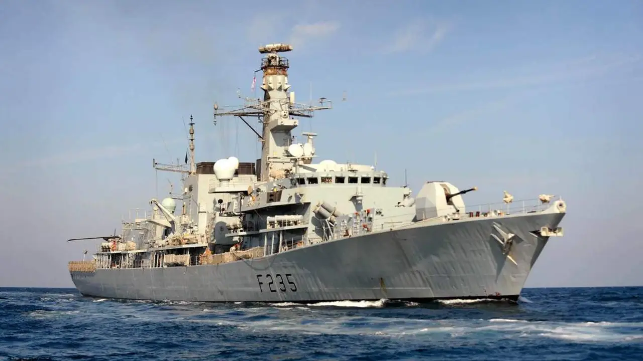 El HMS Monmouth, fragata conocida como 'El Duque Negro' - AI