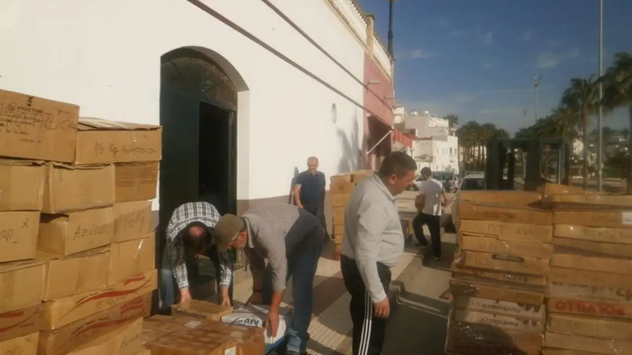 Env&iacute;o de alimentos al Sahara. - Viva Rota