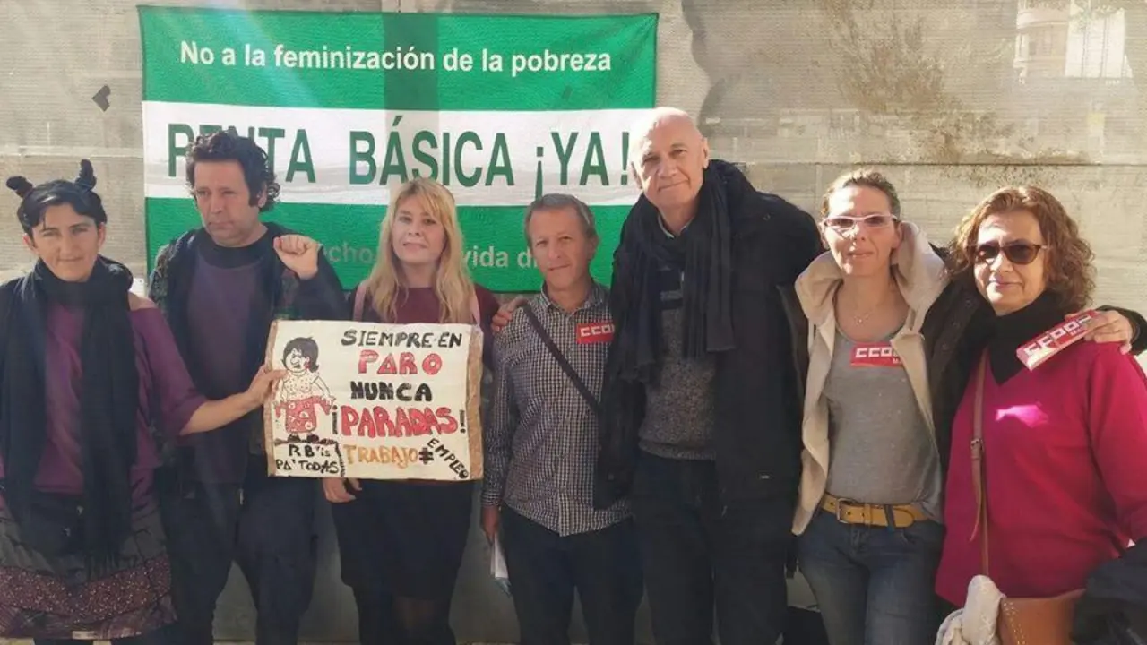 Vega da un voto de confianza a la Junta y deja la huelga - 