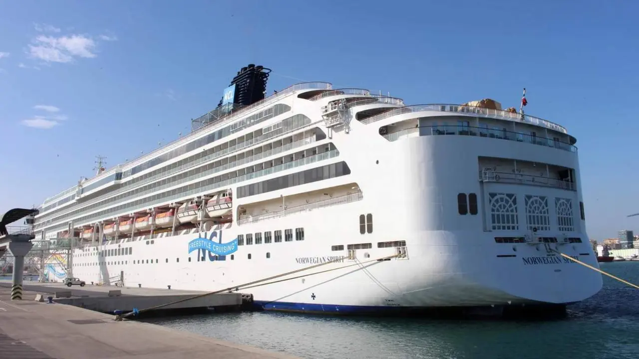 Un crucero en m&aacute;laga - vm