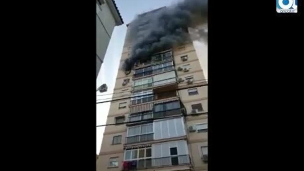 Un fallecido y dos bomberos heridos en un incendio en M&aacute;laga