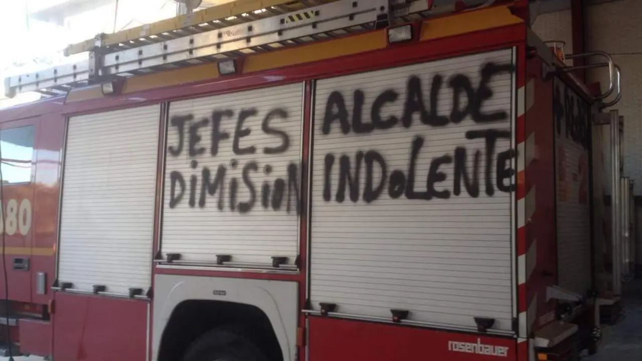 pintadas en camiones de bomberos - vm