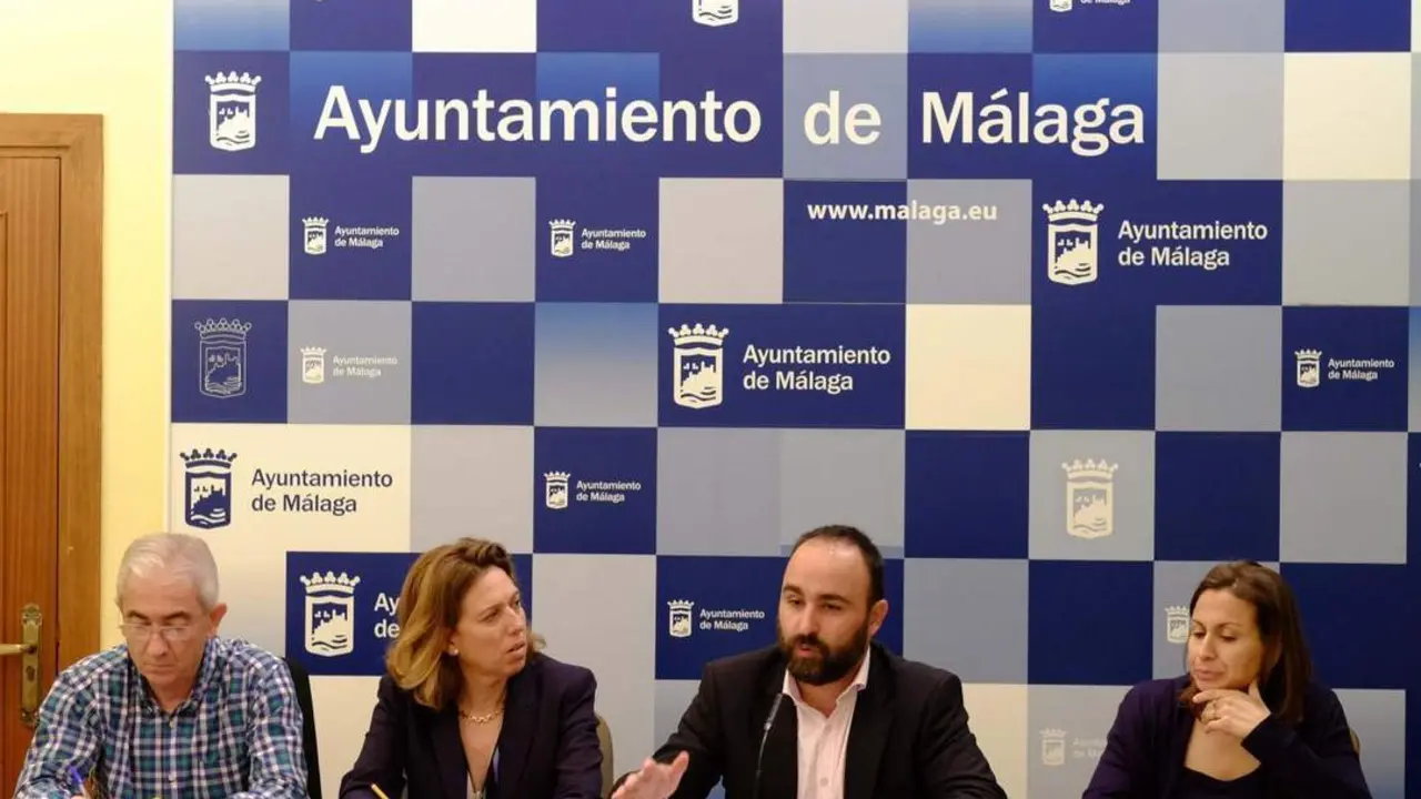 Rueda de prensa sobre el intrusismo en el taxi - vm
