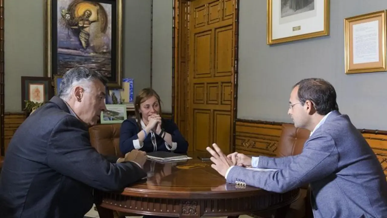 Reuni&oacute;n con el alcalde. - A. I.