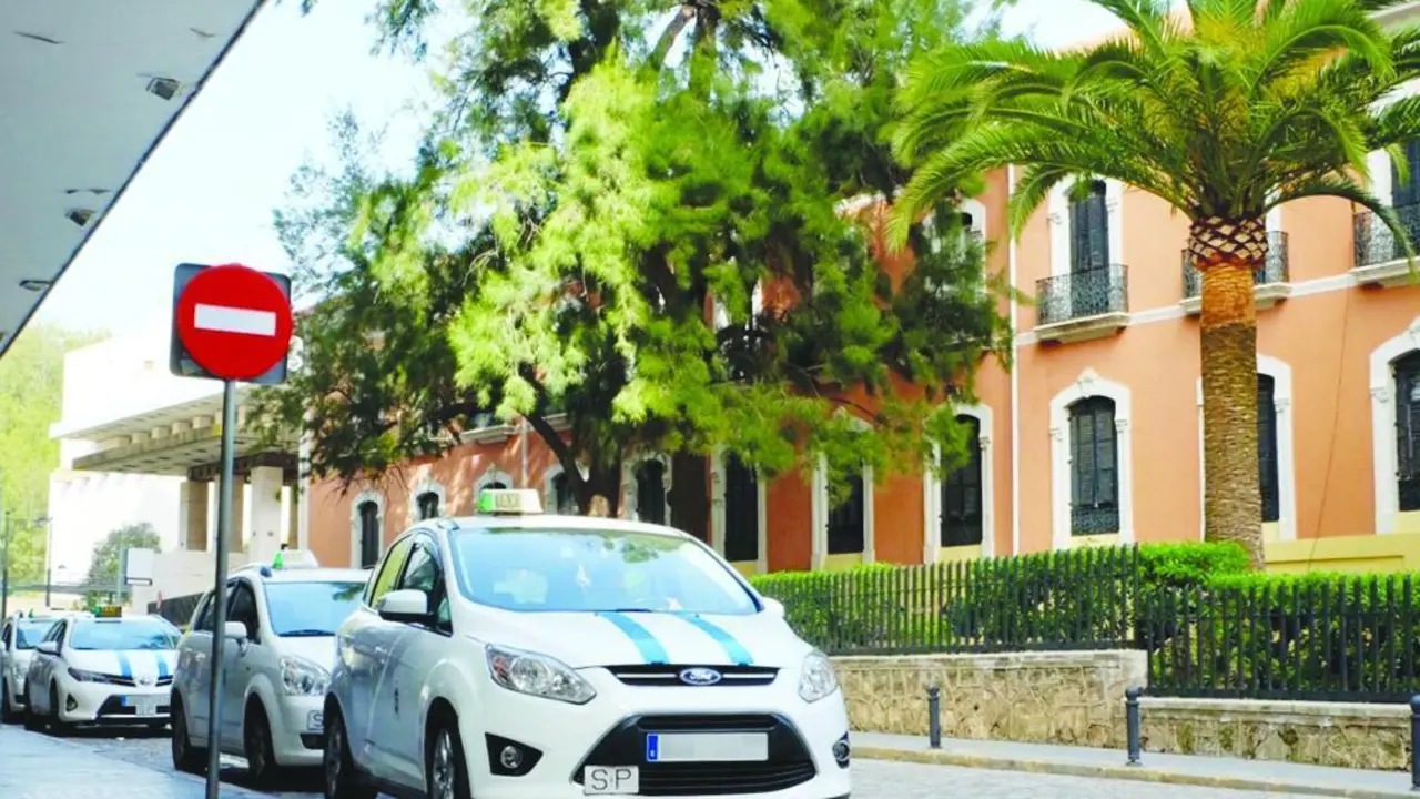 Parada de taxi en Huelva - VH