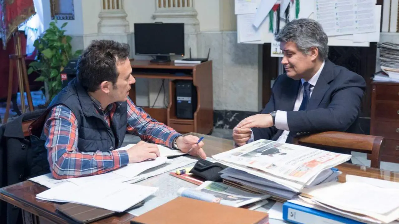 Alcalde y Roman&iacute;.  - Viva