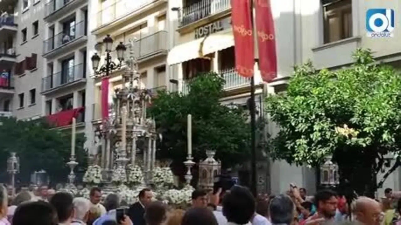 Un Corpus de Sevilla lleno de sol y esplendor