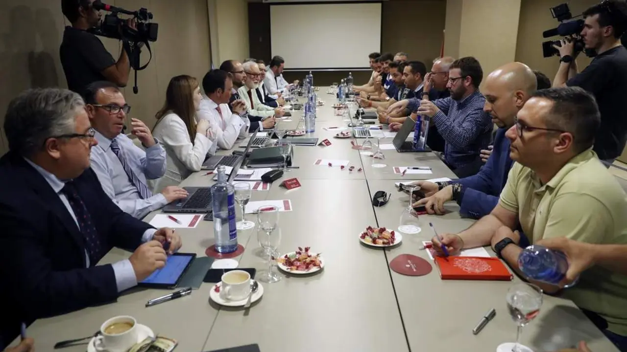 Reuni&oacute;n con la patronal. - EFE