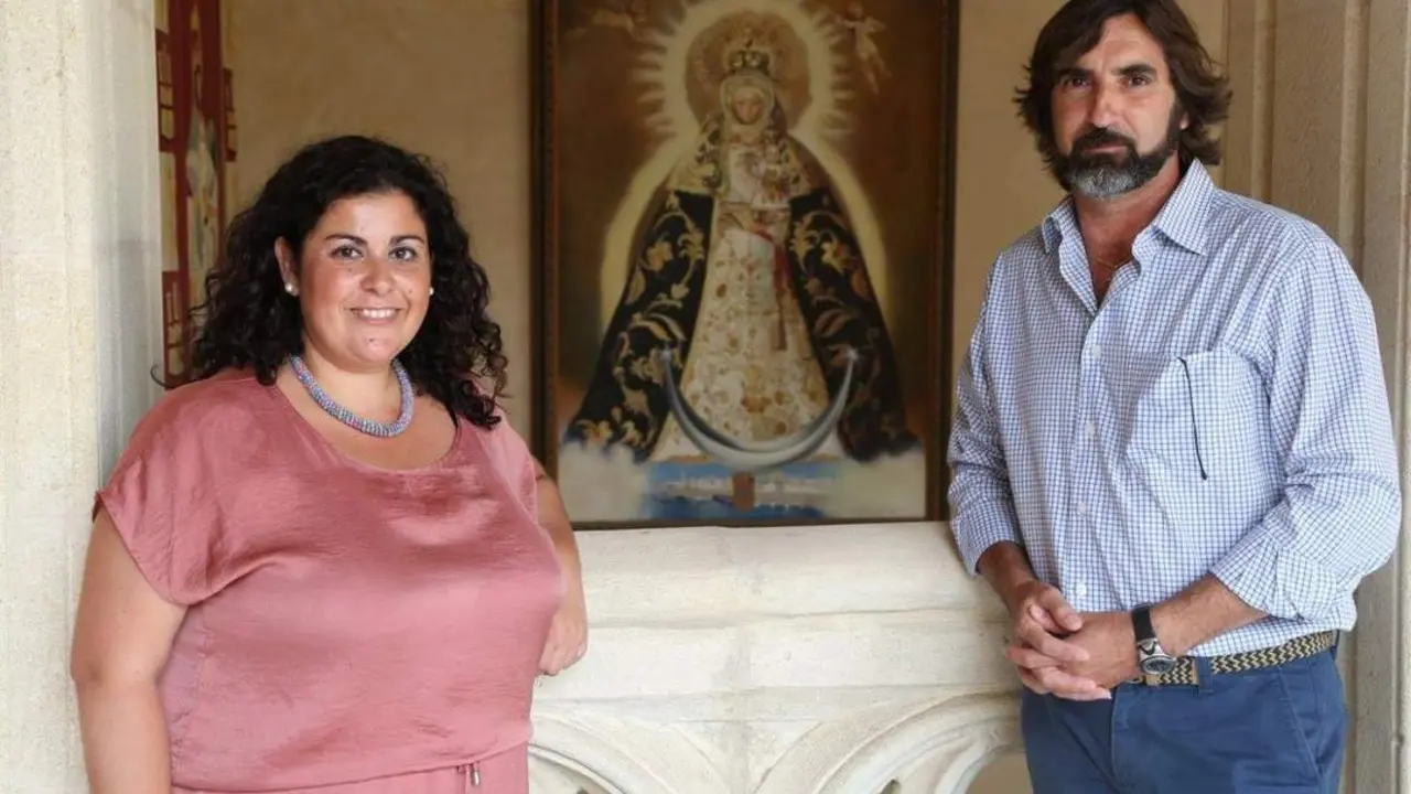 La delegada de Fiestas junto al Exaltador. - Viva Rota