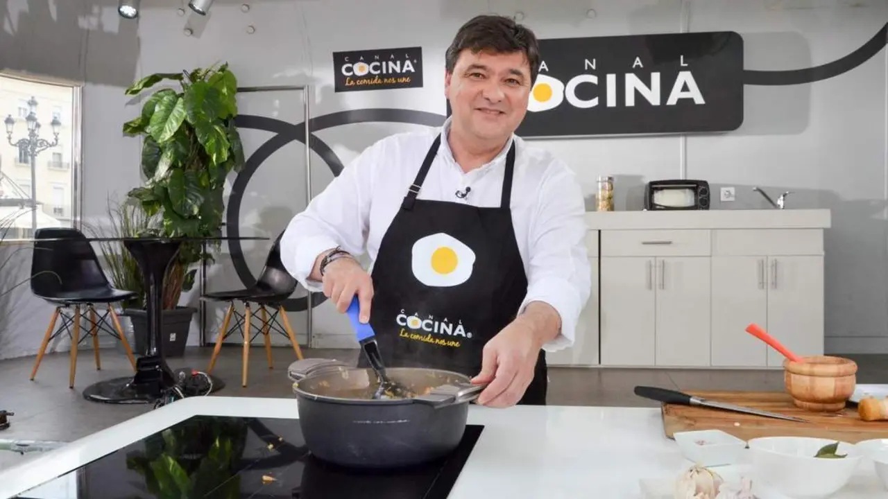 Gabriel Cruz en la cocina - edu siles