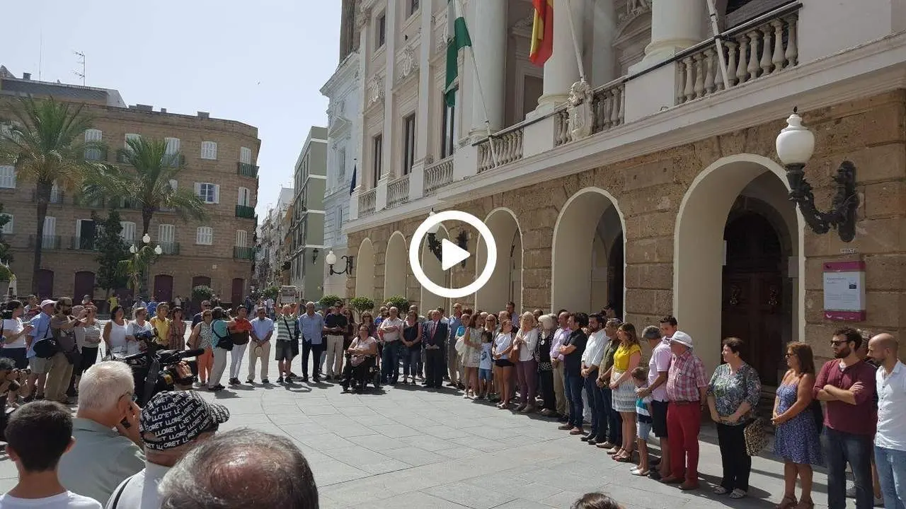 Concentraci&oacute;n en el Ayuntamiento. - EC