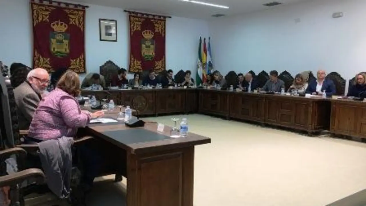 Imagen de un pleno de La L&iacute;nea.-AI  - 