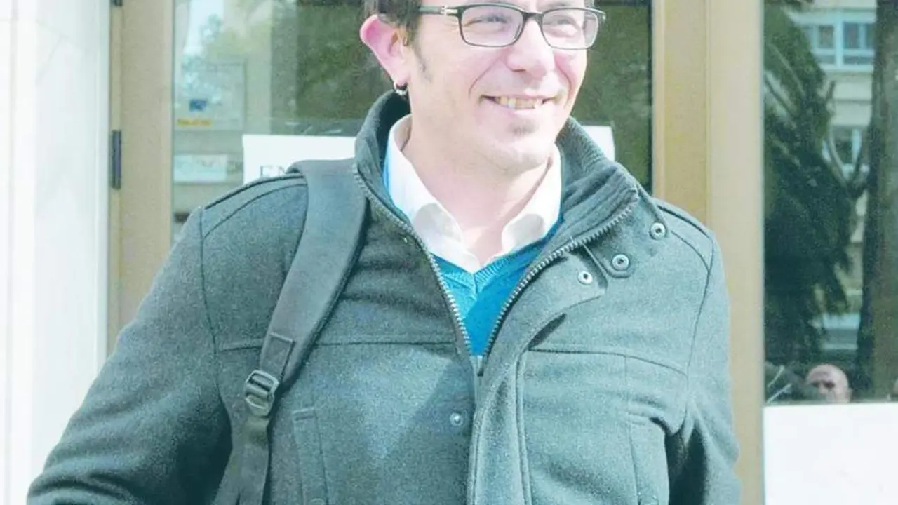 Alcalde cuando sal&iacute;a de los juzgados. - Viva