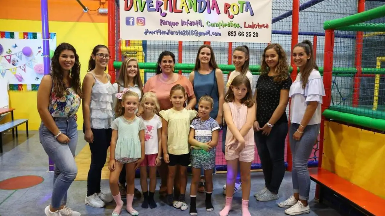 Convivencia de las pajes del Rosario. - Viva Rota