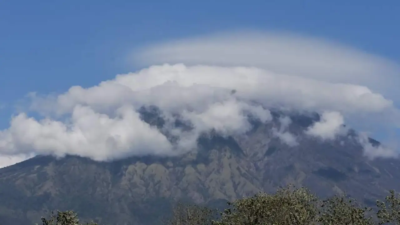 volc&aacute;n agung - efe