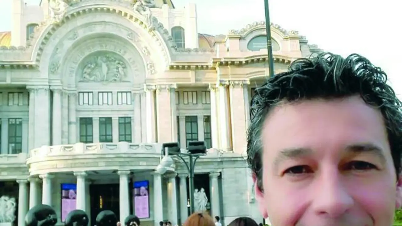 Carlos Bienvenido en M&eacute;xico. - Viva