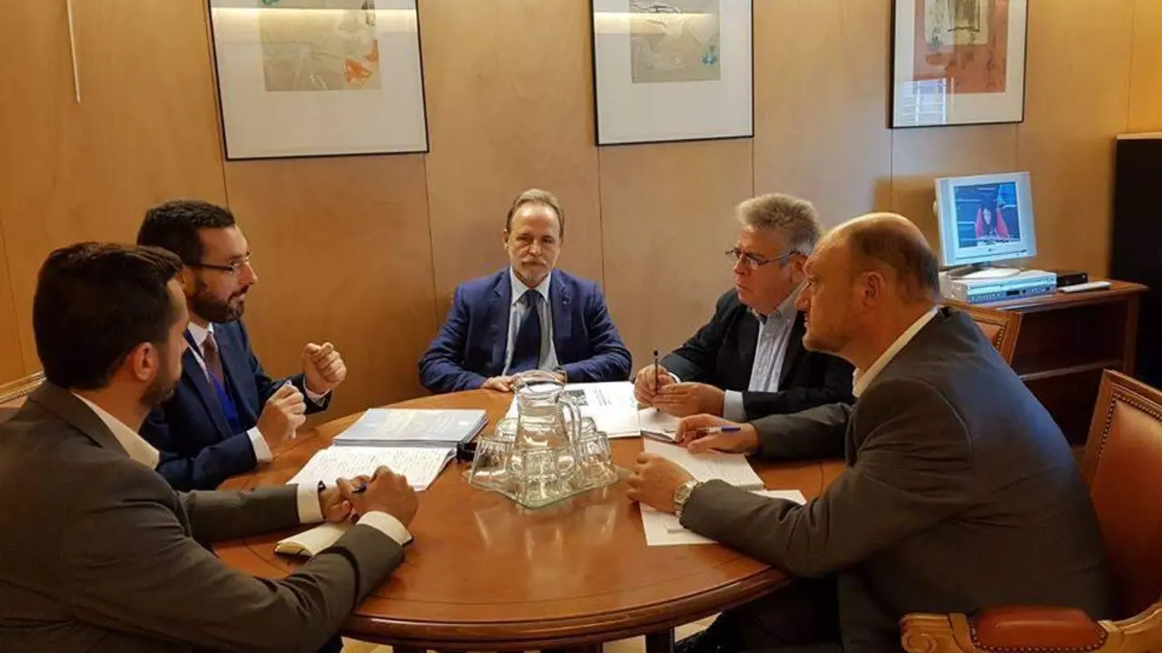 Imagen de la reuni&oacute;n.-AI - 