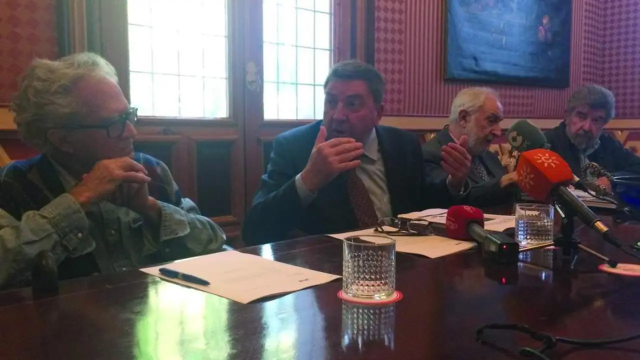 Egea durante la rueda de prensa - CT
