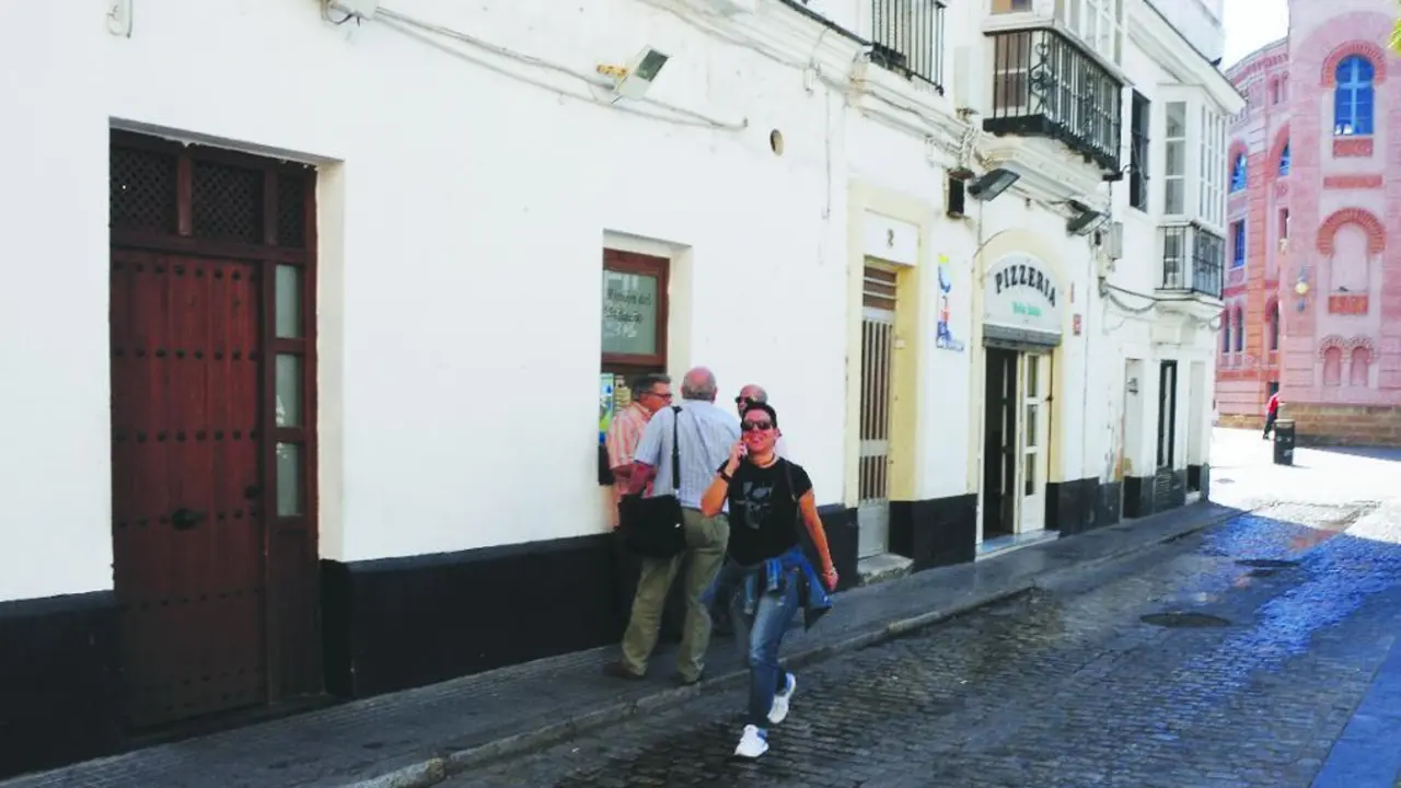 Esquina de la plaza Fragela donde est&aacute; el Madue&ntilde;o. - Eulogio Garc&iacute;a.
