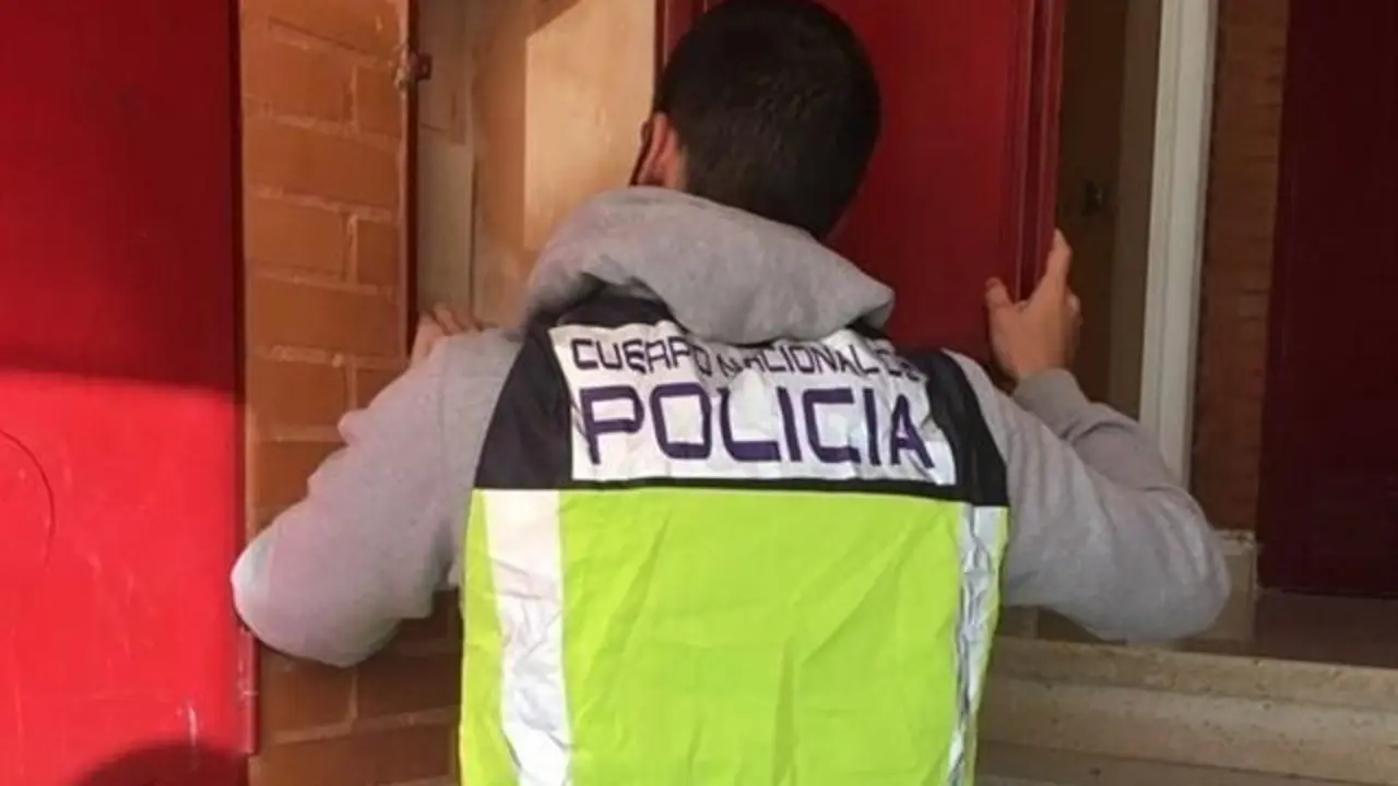 Polic&iacute;a nacional - VM