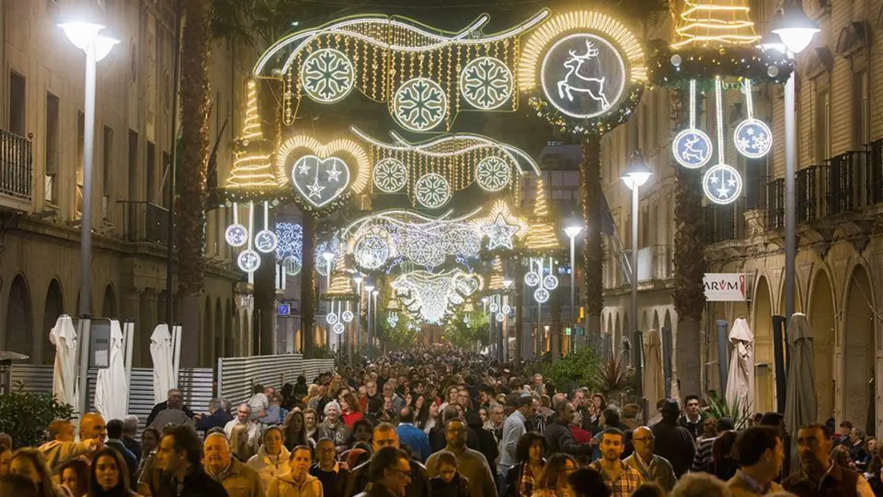 Onubenses en la calle en la antesala de Navidad - VH