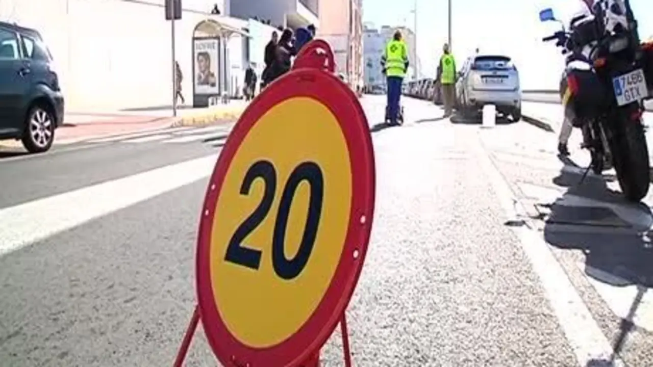 El carril bici llega al paseo mar&iacute;timo de C&aacute;diz