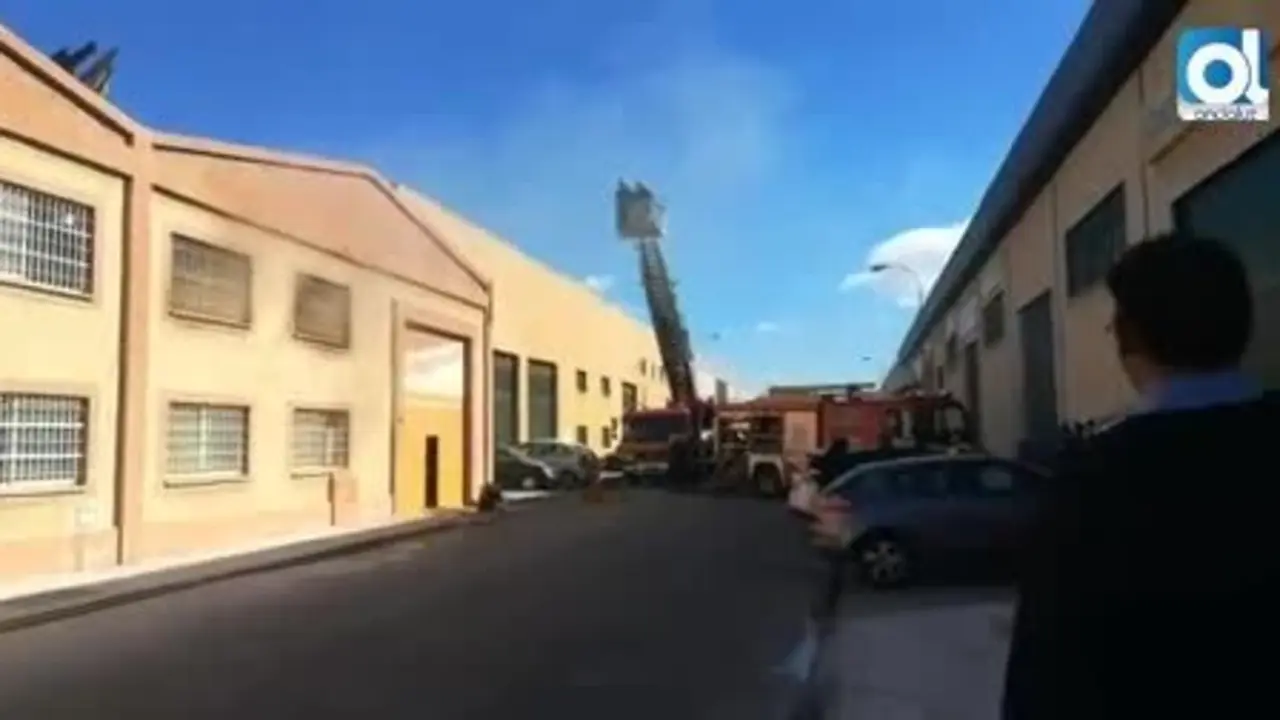 Declarado un incendio en una nave del pol&iacute;gono El Viso