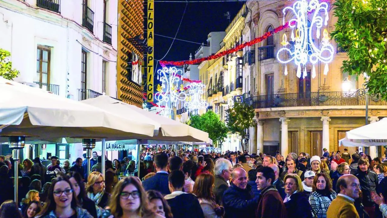 Ambiente en el centro las pasadas fiestas.  - Cristo Garc&iacute;a