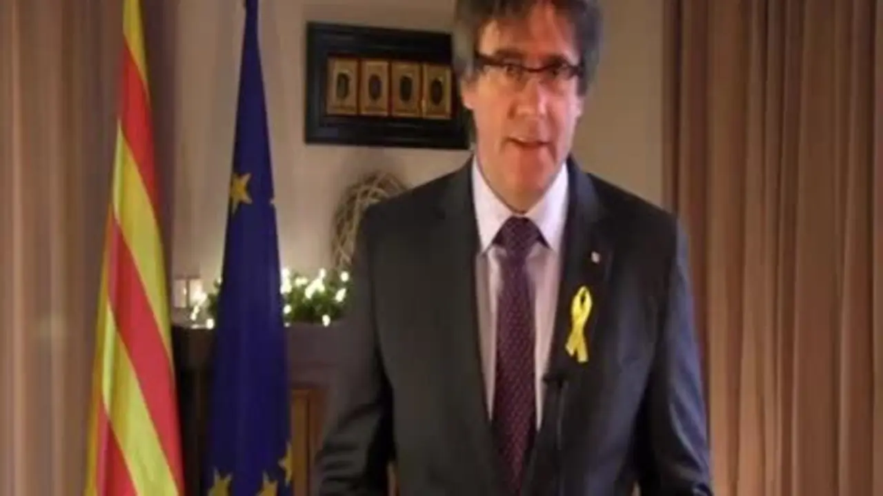 Pedro S&aacute;nchez: Puigdemont, una de las "peores hojas" de la historia