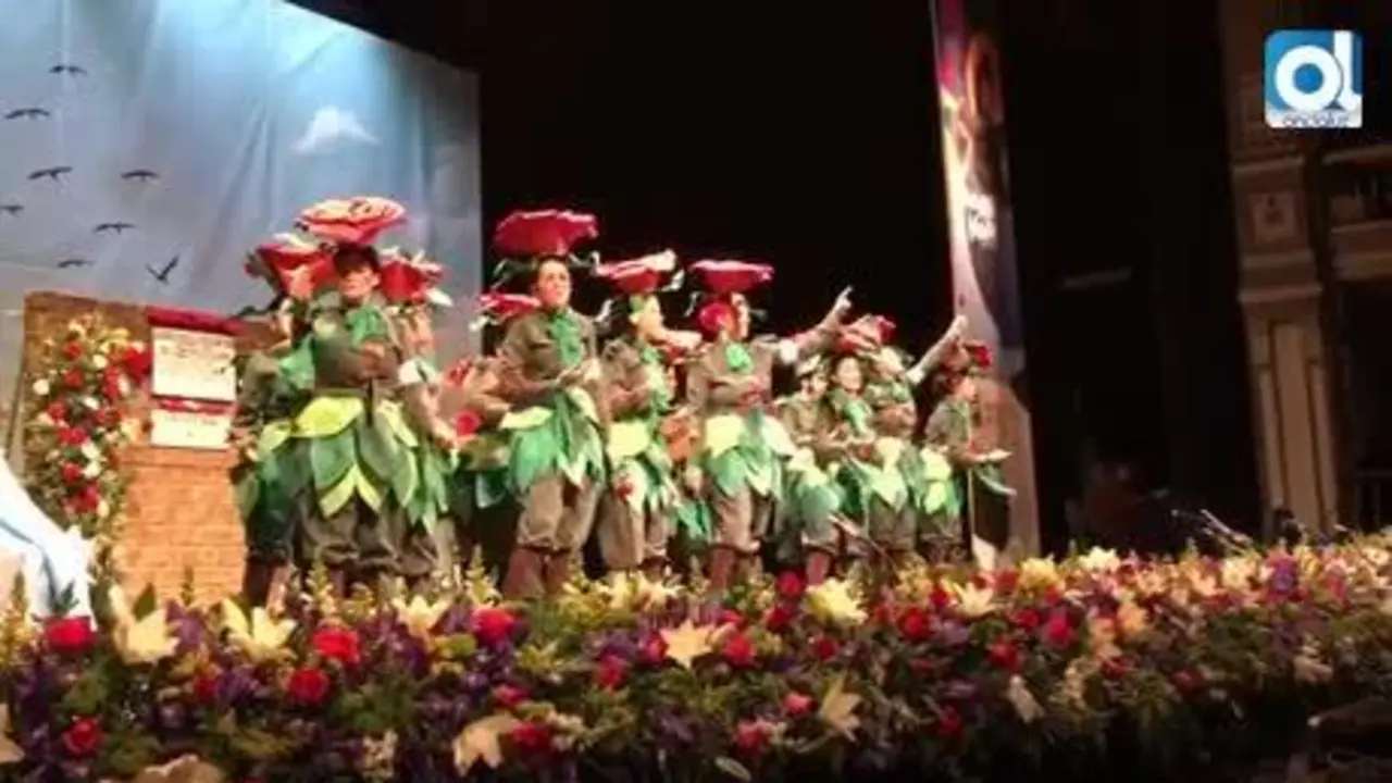 El Cervantes se viste de gala para recibir a los carnavaleros