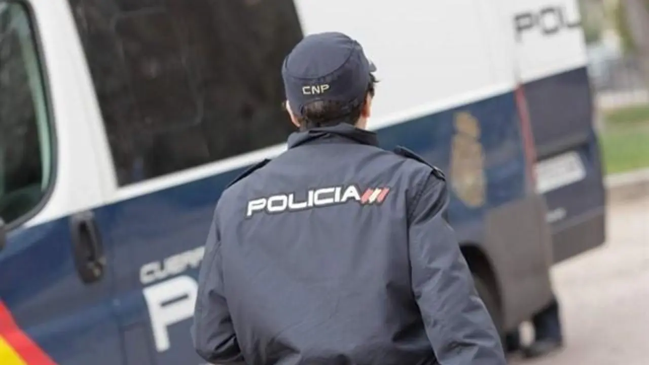 Polic&iacute;a nacional - vm