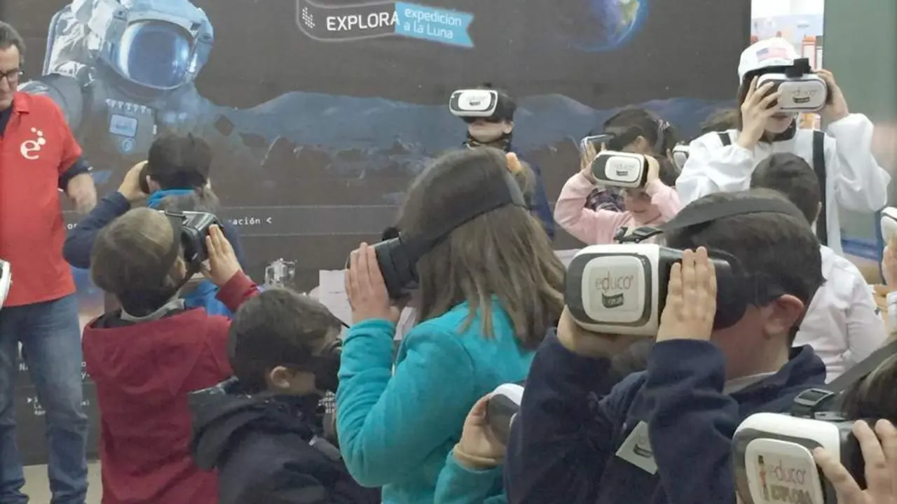 Experiencia de realidad virtual con alumnos en el Princesa Sof&iacute;a. - C. Cruz