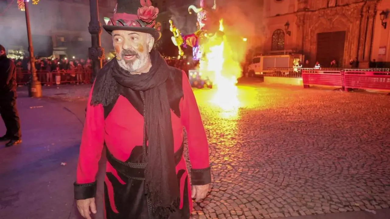QUEMA DIOS MOMO - AYUNTAMIENTO DE C&Aacute;DIZ