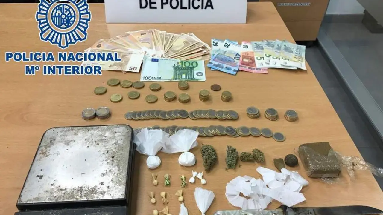Efectos intervenidos por la Polic&iacute;a. - Polic&iacute;a Nacional.