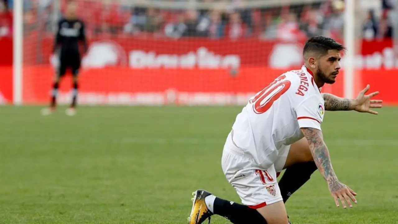 Dos goles de Rodrigo dejan al Sevilla sin puntos en el S&aacute;nchez Pizju&aacute;n