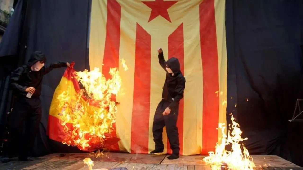 Quema de bandera espa&ntilde;ola. - EFE