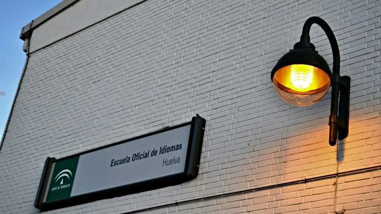 Escuela Oficial de Idiomas de Huelva. - vh
