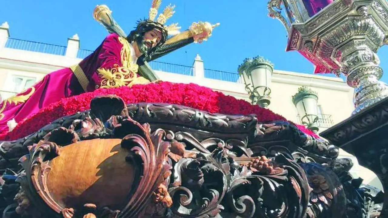 Los ni&ntilde;os y el sol acompa&ntilde;an al Ca&iacute;do