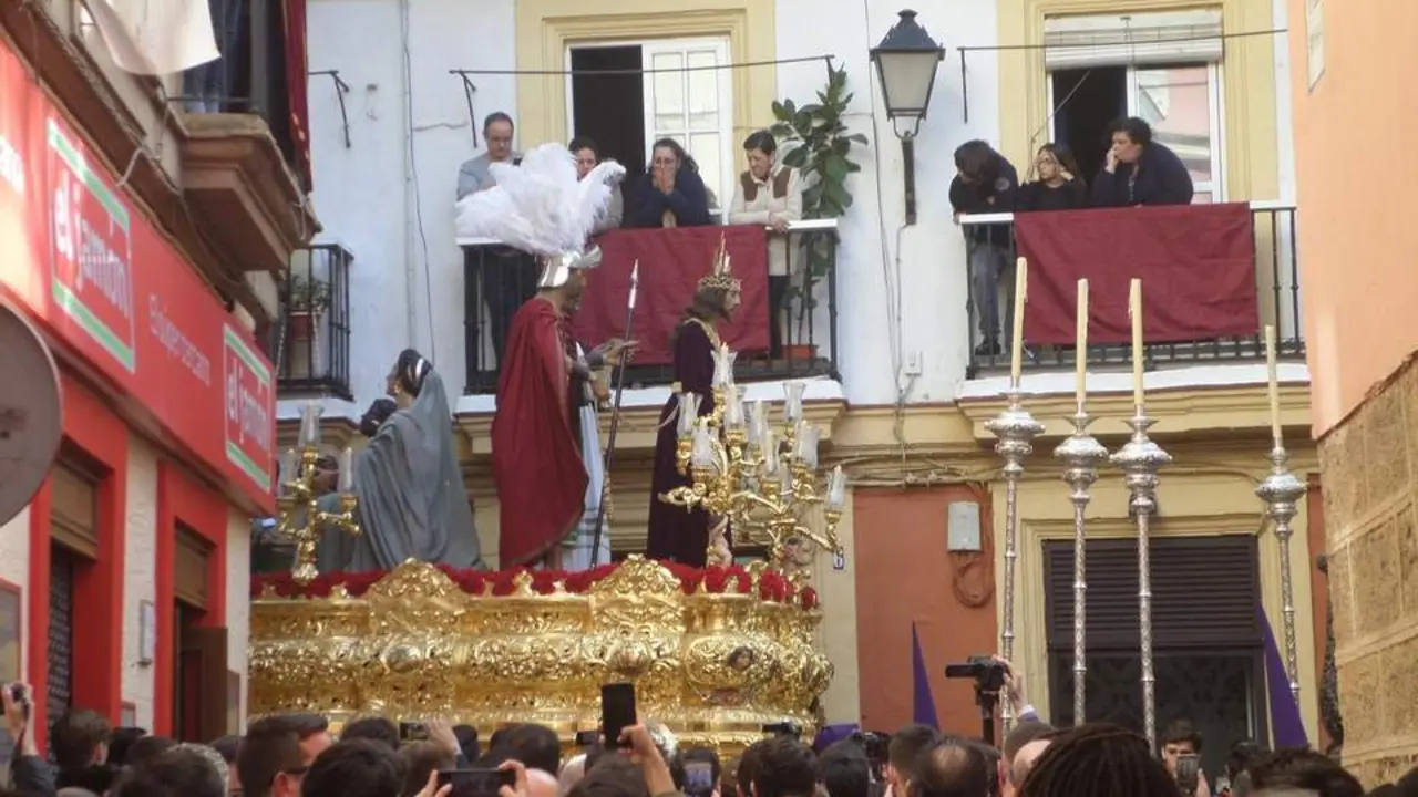Galer&iacute;a. Las mejores im&aacute;genes del Mi&eacute;rcoles Santo gaditano