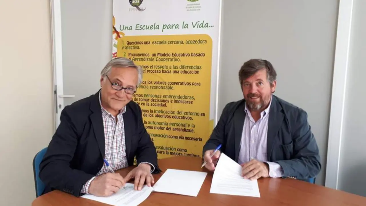 El presidente de Aces, Miguel Vega y el CEO de ieducando, Pedro D&iacute;ez. - CEDIDA