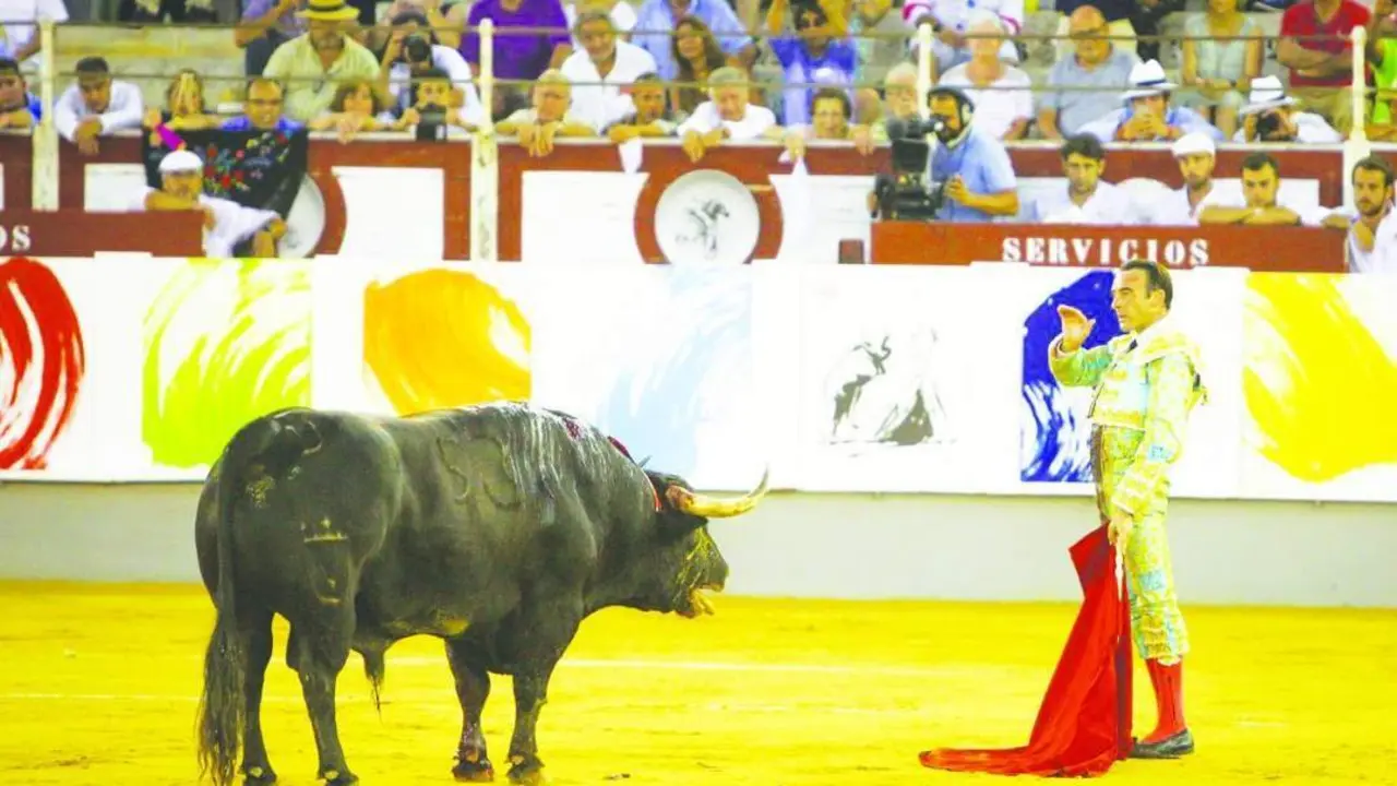 PONCE, EN LA CORRIDA CRISOL.  - VM