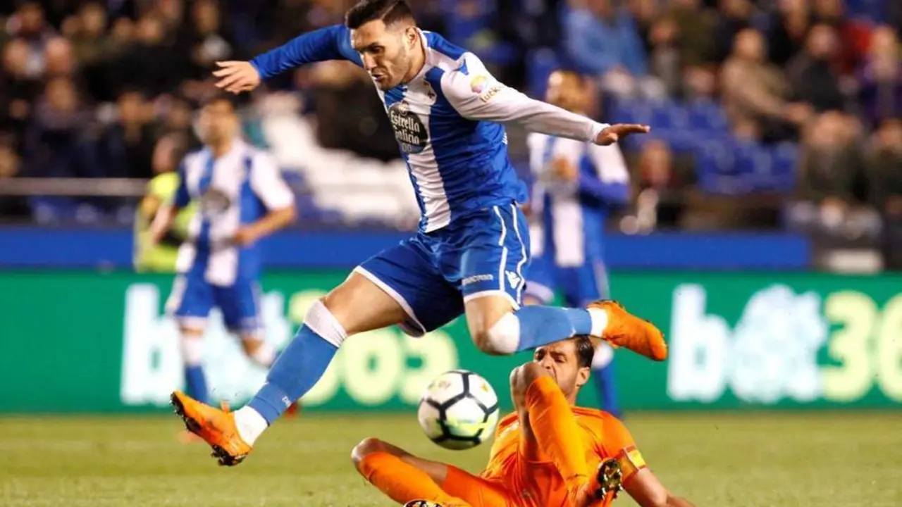 El Depor pas&oacute; por encima del M&aacute;laga. - EFE