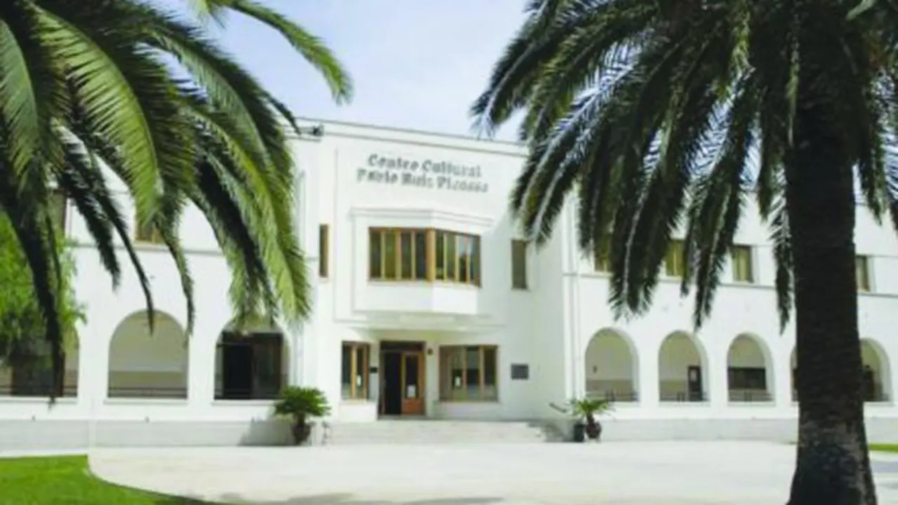 Centro Cultural. - V.M.