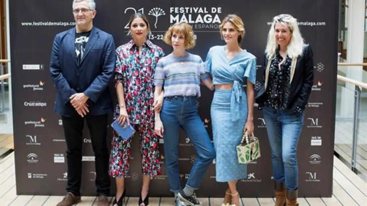 ELENCO DE 'QU&Eacute; TE JUEGAS'.  - EFE/Carlos D&iacute;az