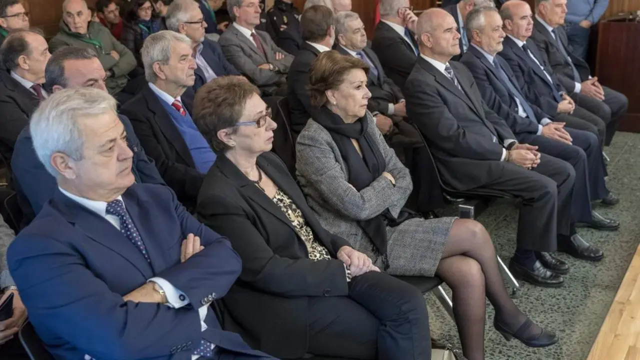 Los procesados en el juicio del caso ERE. - Efe